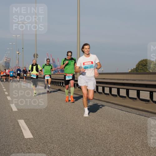 03.10.2025 - Köhlbrandbrückenlauf Fabian Wolf http://msf.ph/oto/9025858 03.10.2025 09:42:06 Position 3 2703, 3715 meine-sportfotos.de