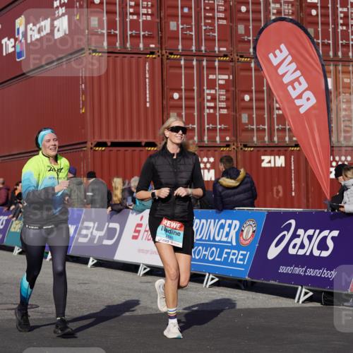 03.10.2025 - Köhlbrandbrückenlauf Michael Burmester http://msf.ph/oto/9025867 03.10.2025 10:29:05 Ziel 1942, 2035, 2163, 2375, 2845 meine-sportfotos.de
