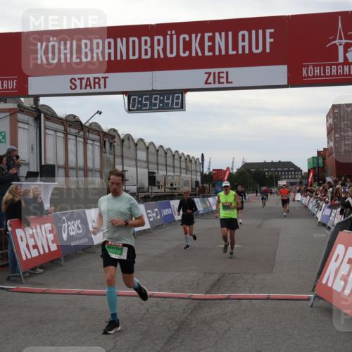 03.10.2025 - Köhlbrandbrückenlauf Julia Fischer http://msf.ph/oto/9025874 03.10.2025 15:59:48 Ziel 7025, 7048, 7185, 7187, 7193, 7225, 7450, 9101, 9113 meine-sportfotos.de