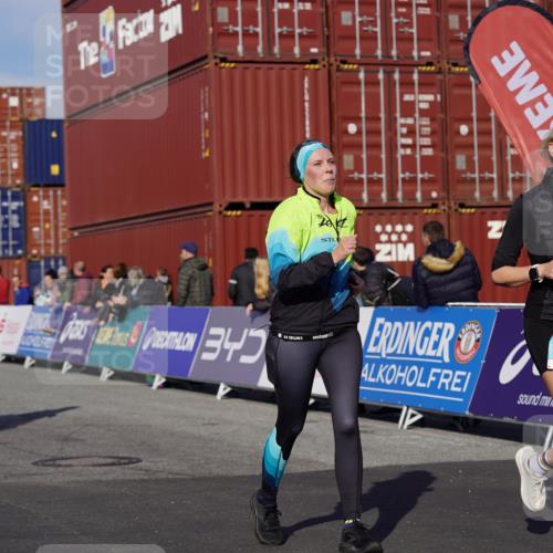 03.10.2025 - Köhlbrandbrückenlauf Michael Burmester http://msf.ph/oto/9025879 03.10.2025 10:29:06 Ziel 1781, 1942, 2035, 2163, 2845 meine-sportfotos.de