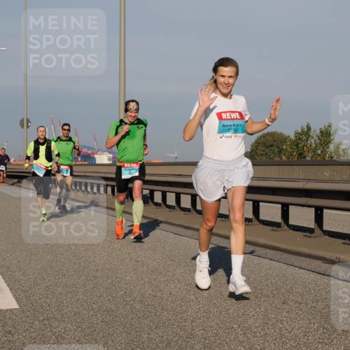 03.10.2025 - Köhlbrandbrückenlauf Fabian Wolf http://msf.ph/oto/9025880 03.10.2025 09:42:06 Position 3 2700, 3715 meine-sportfotos.de