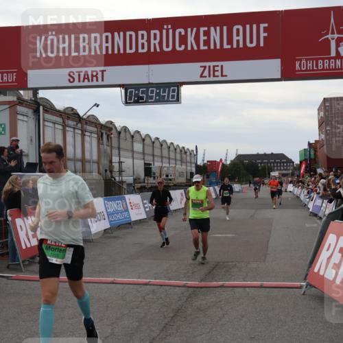 03.10.2025 - Köhlbrandbrückenlauf Julia Fischer http://msf.ph/oto/9025882 03.10.2025 15:59:48 Ziel 7025, 7048, 7185, 7187, 7193, 7225, 7450, 9101, 9113 meine-sportfotos.de