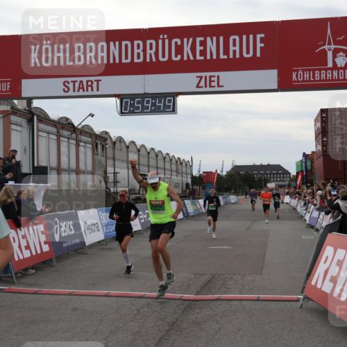 03.10.2025 - Köhlbrandbrückenlauf Julia Fischer http://msf.ph/oto/9025890 03.10.2025 15:59:49 Ziel 7025, 7048, 7165, 7185, 7193, 7225, 7450, 9101, 9113 meine-sportfotos.de
