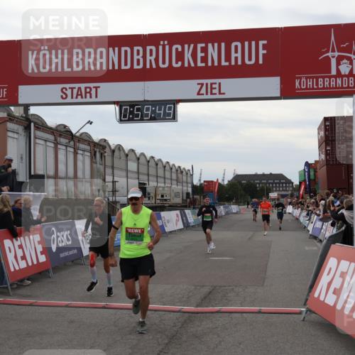 03.10.2025 - Köhlbrandbrückenlauf Julia Fischer http://msf.ph/oto/9025894 03.10.2025 15:59:49 Ziel 7025, 7048, 7165, 7185, 7193, 7225, 7450, 9101, 9113 meine-sportfotos.de