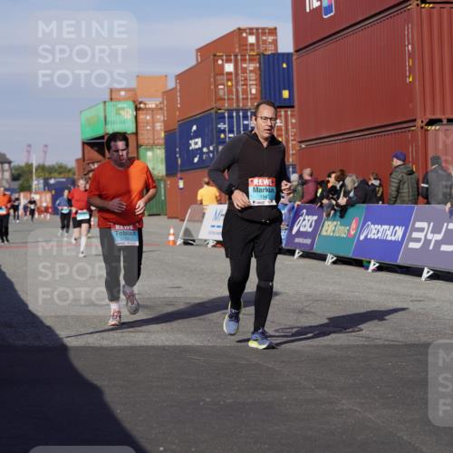 03.10.2025 - Köhlbrandbrückenlauf Michael Burmester http://msf.ph/oto/9025900 03.10.2025 10:29:08 Ziel 1781, 1942, 2035, 2163, 2845 meine-sportfotos.de