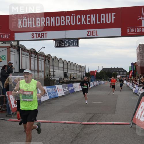 03.10.2025 - Köhlbrandbrückenlauf Julia Fischer http://msf.ph/oto/9025901 03.10.2025 15:59:50 Ziel 7025, 7048, 7165, 7185, 7193, 7225, 7450, 9101, 9113 meine-sportfotos.de