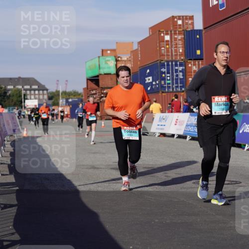 03.10.2025 - Köhlbrandbrückenlauf Michael Burmester http://msf.ph/oto/9025905 03.10.2025 10:29:08 Ziel 1781, 1942, 2035, 2163, 2845 meine-sportfotos.de