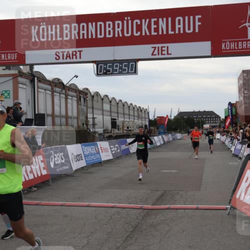 03.10.2025 - Köhlbrandbrückenlauf Julia Fischer http://msf.ph/oto/9025906 03.10.2025 15:59:50 Ziel 7025, 7048, 7165, 7185, 7193, 7225, 7450, 9101, 9113 meine-sportfotos.de