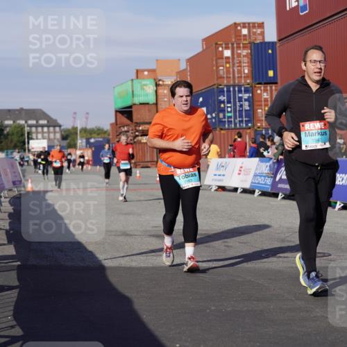 03.10.2025 - Köhlbrandbrückenlauf Michael Burmester http://msf.ph/oto/9025916 03.10.2025 10:29:09 Ziel 1781, 1942, 2035, 2163 meine-sportfotos.de