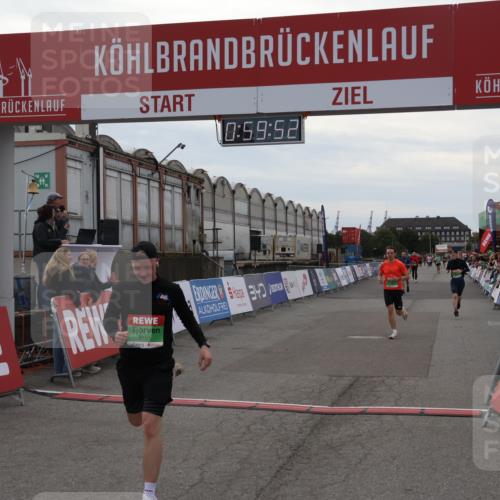 03.10.2025 - Köhlbrandbrückenlauf Julia Fischer http://msf.ph/oto/9025922 03.10.2025 15:59:52 Ziel 7165, 7185, 7193, 7225, 7269, 7450, 9101, 9113 meine-sportfotos.de