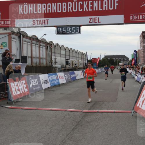 03.10.2025 - Köhlbrandbrückenlauf Julia Fischer http://msf.ph/oto/9025931 03.10.2025 15:59:53 Ziel 7165, 7185, 7193, 7225, 7269, 7450, 9101, 9113 meine-sportfotos.de