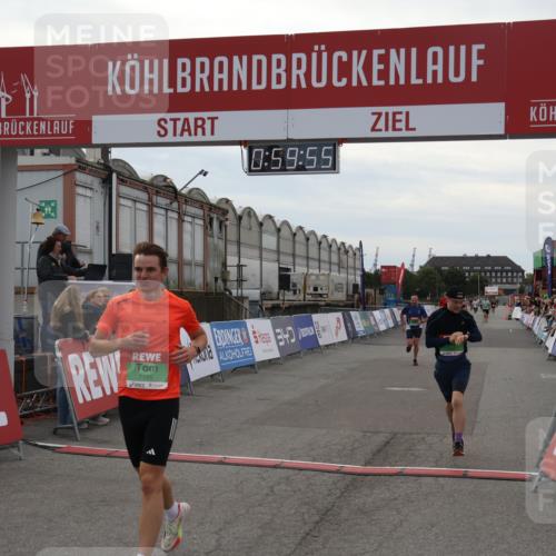 03.10.2025 - Köhlbrandbrückenlauf Julia Fischer http://msf.ph/oto/9025947 03.10.2025 15:59:55 Ziel 7165, 7185, 7225, 7269, 7450, 9101, 9113 meine-sportfotos.de
