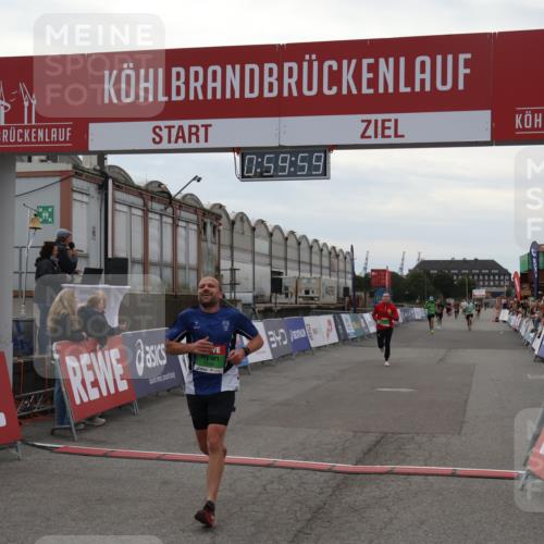03.10.2025 - Köhlbrandbrückenlauf Julia Fischer http://msf.ph/oto/9025981 03.10.2025 15:59:59 Ziel 7165, 7185, 7269, 7450, 8915, 9101 meine-sportfotos.de
