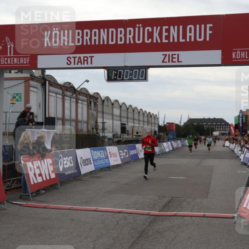 03.10.2025 - Köhlbrandbrückenlauf Julia Fischer http://msf.ph/oto/9025984 03.10.2025 16:00:00 Ziel 7165, 7185, 7269, 7450, 8915, 9101 meine-sportfotos.de