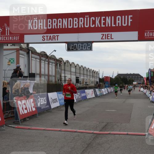 03.10.2025 - Köhlbrandbrückenlauf Julia Fischer http://msf.ph/oto/9026000 03.10.2025 16:00:02 Ziel 7165, 7185, 7269, 8783, 8915 meine-sportfotos.de