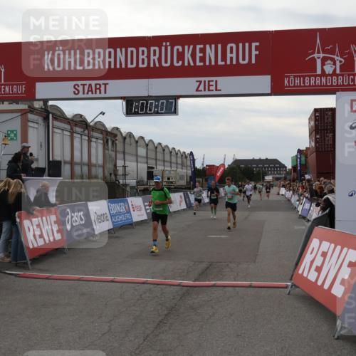 03.10.2025 - Köhlbrandbrückenlauf Julia Fischer http://msf.ph/oto/9026024 03.10.2025 16:00:07 Ziel 7103, 7106, 7269, 7329, 8783, 8915, 9314 meine-sportfotos.de