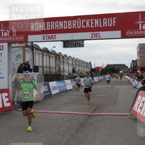 03.10.2025 - Köhlbrandbrückenlauf Julia Fischer http://msf.ph/oto/9026035 03.10.2025 16:00:09 Ziel 7103, 7106, 7329, 8783, 8915, 9314 meine-sportfotos.de