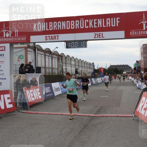 03.10.2025 - Köhlbrandbrückenlauf Julia Fischer http://msf.ph/oto/9026044 03.10.2025 16:00:10 Ziel 7103, 7106, 7329, 8783, 8915, 9314 meine-sportfotos.de