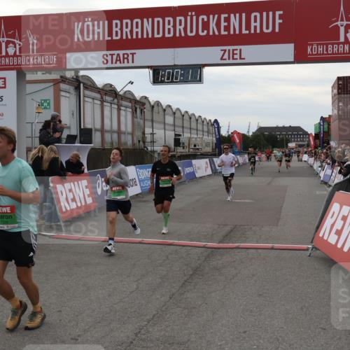 03.10.2025 - Köhlbrandbrückenlauf Julia Fischer http://msf.ph/oto/9026055 03.10.2025 16:00:11 Ziel 7103, 7106, 7329, 7598, 8783, 8915, 9314 meine-sportfotos.de