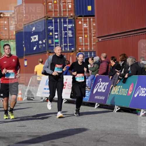 03.10.2025 - Köhlbrandbrückenlauf Michael Burmester http://msf.ph/oto/9026059 03.10.2025 10:29:31 Ziel 1824, 2070, 2135, 2204, 2526, 2534, 2557, 2769, 3754 meine-sportfotos.de