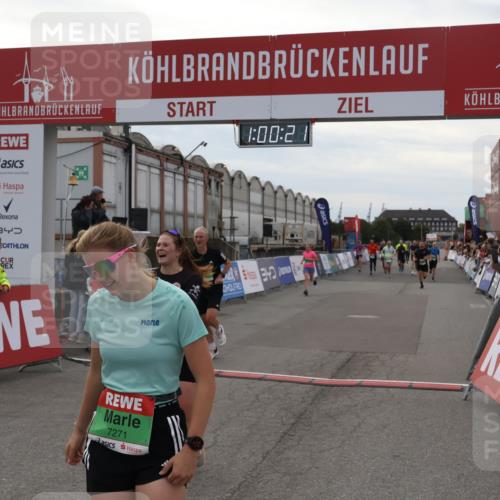 03.10.2025 - Köhlbrandbrückenlauf Julia Fischer http://msf.ph/oto/9026126 03.10.2025 16:00:22 Ziel 7027, 7105, 7233, 7271, 7276, 7301, 7598, 9314 meine-sportfotos.de