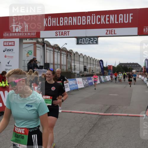 03.10.2025 - Köhlbrandbrückenlauf Julia Fischer http://msf.ph/oto/9026130 03.10.2025 16:00:22 Ziel 7027, 7105, 7233, 7271, 7276, 7301, 7598, 9314 meine-sportfotos.de
