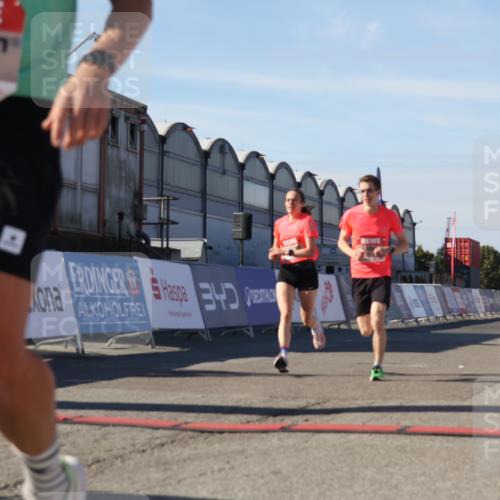 03.10.2025 - Köhlbrandbrückenlauf Luisa Fischer http://msf.ph/oto/9026131 03.10.2025 12:54:03 Ziel 4030, 5710, 5947, 6002, 6200, 6817 meine-sportfotos.de