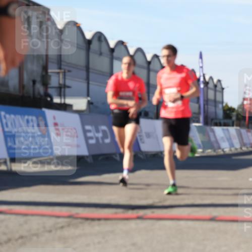 03.10.2025 - Köhlbrandbrückenlauf Luisa Fischer http://msf.ph/oto/9026133 03.10.2025 12:54:03 Ziel 4030, 5710, 5947, 6002, 6200, 6817 meine-sportfotos.de