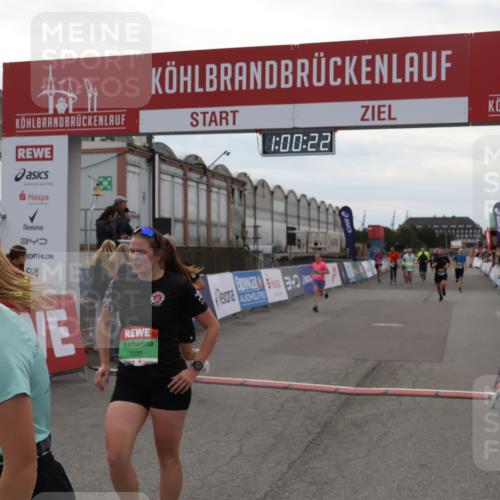 03.10.2025 - Köhlbrandbrückenlauf Julia Fischer http://msf.ph/oto/9026139 03.10.2025 16:00:22 Ziel 7027, 7105, 7233, 7271, 7276, 7301, 7598, 9314 meine-sportfotos.de