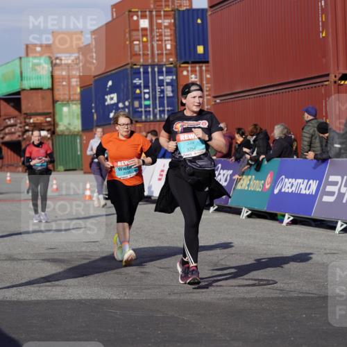 03.10.2025 - Köhlbrandbrückenlauf Michael Burmester http://msf.ph/oto/9026140 03.10.2025 10:29:36 Ziel 1824, 2070, 2135, 2204, 2526, 2534, 2557, 2769, 3256, 3729, 3754 meine-sportfotos.de