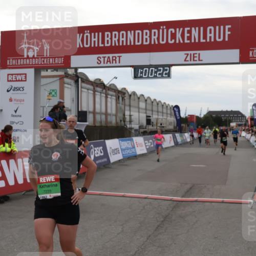 03.10.2025 - Köhlbrandbrückenlauf Julia Fischer http://msf.ph/oto/9026143 03.10.2025 16:00:23 Ziel 7027, 7105, 7116, 7233, 7271, 7276, 7301, 7598, 9491 meine-sportfotos.de