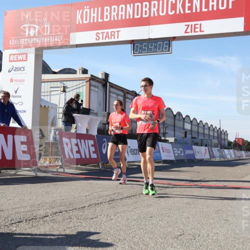 03.10.2025 - Köhlbrandbrückenlauf Luisa Fischer http://msf.ph/oto/9026154 03.10.2025 12:54:05 Ziel 4030, 5710, 5947, 6002, 6200, 6817 meine-sportfotos.de