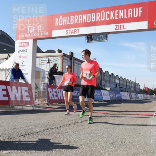 03.10.2025 - Köhlbrandbrückenlauf Luisa Fischer http://msf.ph/oto/9026159 03.10.2025 12:54:05 Ziel 4030, 5710, 5947, 6002, 6200, 6817 meine-sportfotos.de