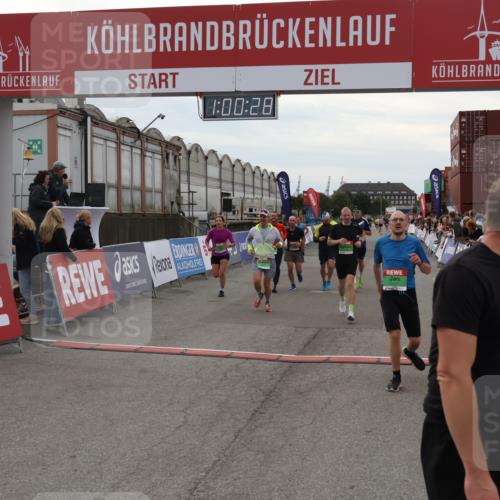 03.10.2025 - Köhlbrandbrückenlauf Julia Fischer http://msf.ph/oto/9026175 03.10.2025 16:00:28 Ziel 7027, 7105, 7116, 7202, 7233, 7271, 7276, 7287, 7301, 9188, 9189, 9240, 9391, 9491, 9717 meine-sportfotos.de