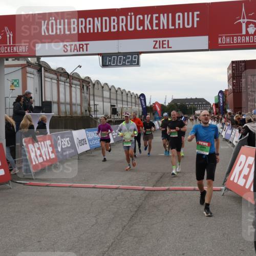 03.10.2025 - Köhlbrandbrückenlauf Julia Fischer http://msf.ph/oto/9026179 03.10.2025 16:00:29 Ziel 7027, 7105, 7116, 7202, 7233, 7271, 7276, 7287, 7301, 9188, 9189, 9240, 9391, 9491, 9717 meine-sportfotos.de