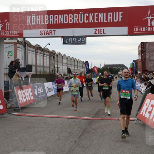 03.10.2025 - Köhlbrandbrückenlauf Julia Fischer http://msf.ph/oto/9026185 03.10.2025 16:00:29 Ziel 7027, 7105, 7116, 7202, 7233, 7271, 7276, 7287, 7301, 9188, 9189, 9240, 9391, 9491, 9717 meine-sportfotos.de