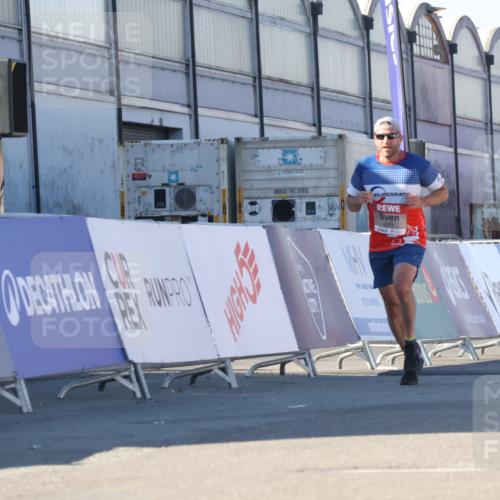 03.10.2025 - Köhlbrandbrückenlauf Luisa Fischer http://msf.ph/oto/9026199 03.10.2025 12:54:20 Ziel 4023, 4598 meine-sportfotos.de