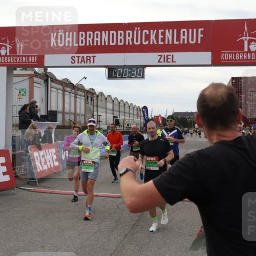 03.10.2025 - Köhlbrandbrückenlauf Julia Fischer http://msf.ph/oto/9026202 03.10.2025 16:00:30 Ziel 7027, 7105, 7116, 7202, 7233, 7276, 7287, 7301, 7327, 9188, 9189, 9240, 9391, 9491, 9717 meine-sportfotos.de