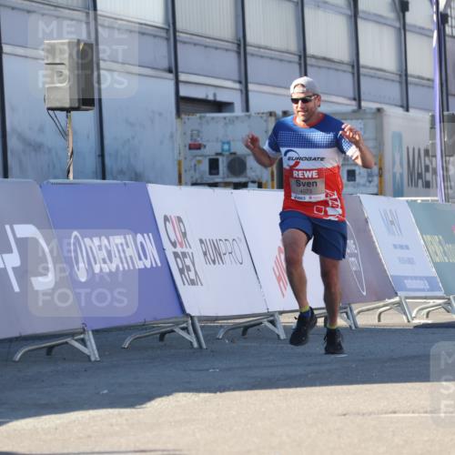 03.10.2025 - Köhlbrandbrückenlauf Luisa Fischer http://msf.ph/oto/9026210 03.10.2025 12:54:21 Ziel 4023, 4598 meine-sportfotos.de