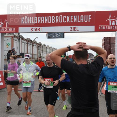 03.10.2025 - Köhlbrandbrückenlauf Julia Fischer http://msf.ph/oto/9026216 03.10.2025 16:00:31 Ziel 7027, 7105, 7116, 7202, 7276, 7287, 7301, 7327, 9188, 9189, 9240, 9391, 9491, 9717 meine-sportfotos.de