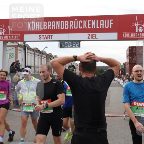 03.10.2025 - Köhlbrandbrückenlauf Julia Fischer http://msf.ph/oto/9026218 03.10.2025 16:00:32 Ziel 7027, 7105, 7116, 7202, 7276, 7287, 7301, 7327, 9188, 9189, 9240, 9391, 9491, 9717 meine-sportfotos.de