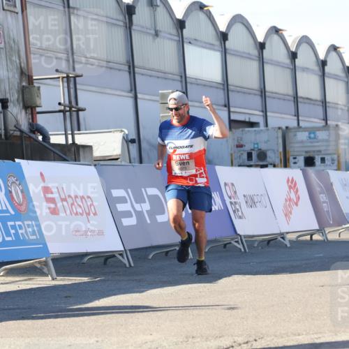 03.10.2025 - Köhlbrandbrückenlauf Luisa Fischer http://msf.ph/oto/9026224 03.10.2025 12:54:22 Ziel 4023, 4598 meine-sportfotos.de