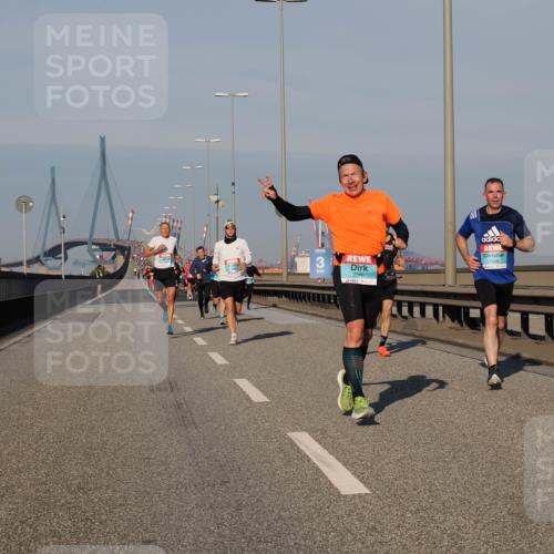 03.10.2025 - Köhlbrandbrückenlauf Fabian Wolf http://msf.ph/oto/9026227 03.10.2025 09:42:25 Position 3 3, 3266 meine-sportfotos.de