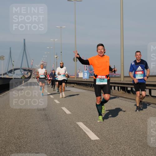 03.10.2025 - Köhlbrandbrückenlauf Fabian Wolf http://msf.ph/oto/9026231 03.10.2025 09:42:25 Position 3 3266, 1028 meine-sportfotos.de