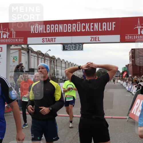 03.10.2025 - Köhlbrandbrückenlauf Julia Fischer http://msf.ph/oto/9026242 03.10.2025 16:00:33 Ziel 7027, 7105, 7116, 7202, 7287, 7301, 7327, 7818, 9188, 9189, 9240, 9391, 9491, 9717 meine-sportfotos.de
