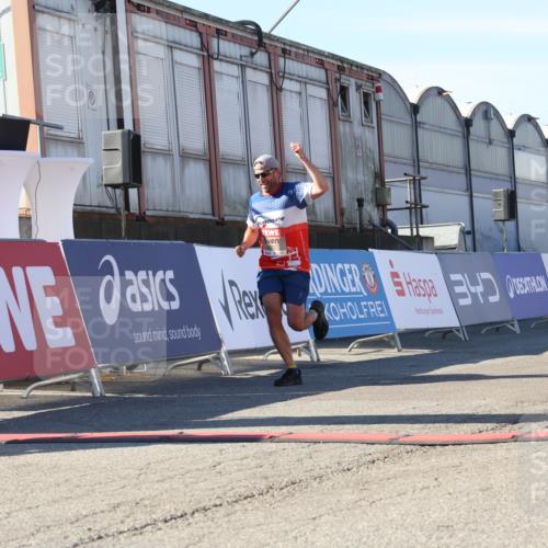 03.10.2025 - Köhlbrandbrückenlauf Luisa Fischer http://msf.ph/oto/9026243 03.10.2025 12:54:24 Ziel 4023, 4598 meine-sportfotos.de