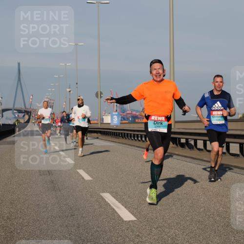 03.10.2025 - Köhlbrandbrückenlauf Fabian Wolf http://msf.ph/oto/9026245 03.10.2025 09:42:25 Position 3 3266, 1028 meine-sportfotos.de