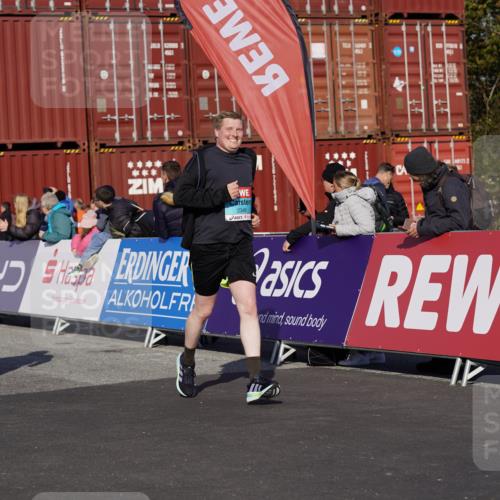 03.10.2025 - Köhlbrandbrückenlauf Michael Burmester http://msf.ph/oto/9026251 03.10.2025 10:29:46 Ziel 1552, 1704, 2047, 2286, 2348, 2624, 2633, 3256, 3729 meine-sportfotos.de