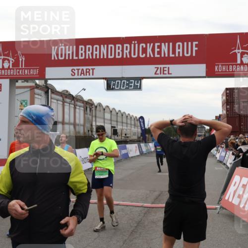 03.10.2025 - Köhlbrandbrückenlauf Julia Fischer http://msf.ph/oto/9026254 03.10.2025 16:00:34 Ziel 7027, 7105, 7116, 7202, 7287, 7301, 7327, 7818, 9188, 9189, 9240, 9391, 9491, 9568, 9717 meine-sportfotos.de