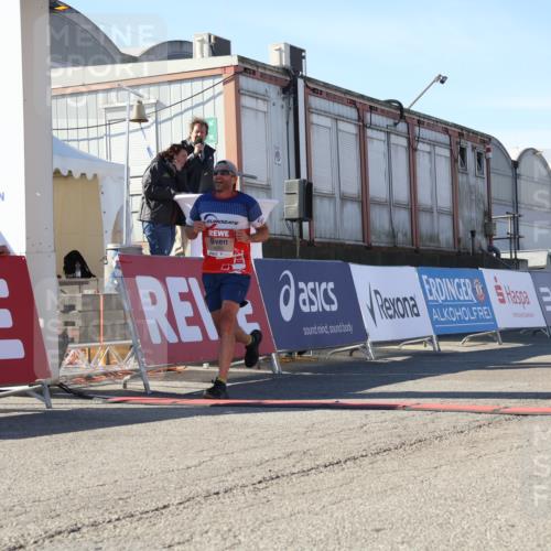 03.10.2025 - Köhlbrandbrückenlauf Luisa Fischer http://msf.ph/oto/9026256 03.10.2025 12:54:25 Ziel 4023, 4598 meine-sportfotos.de